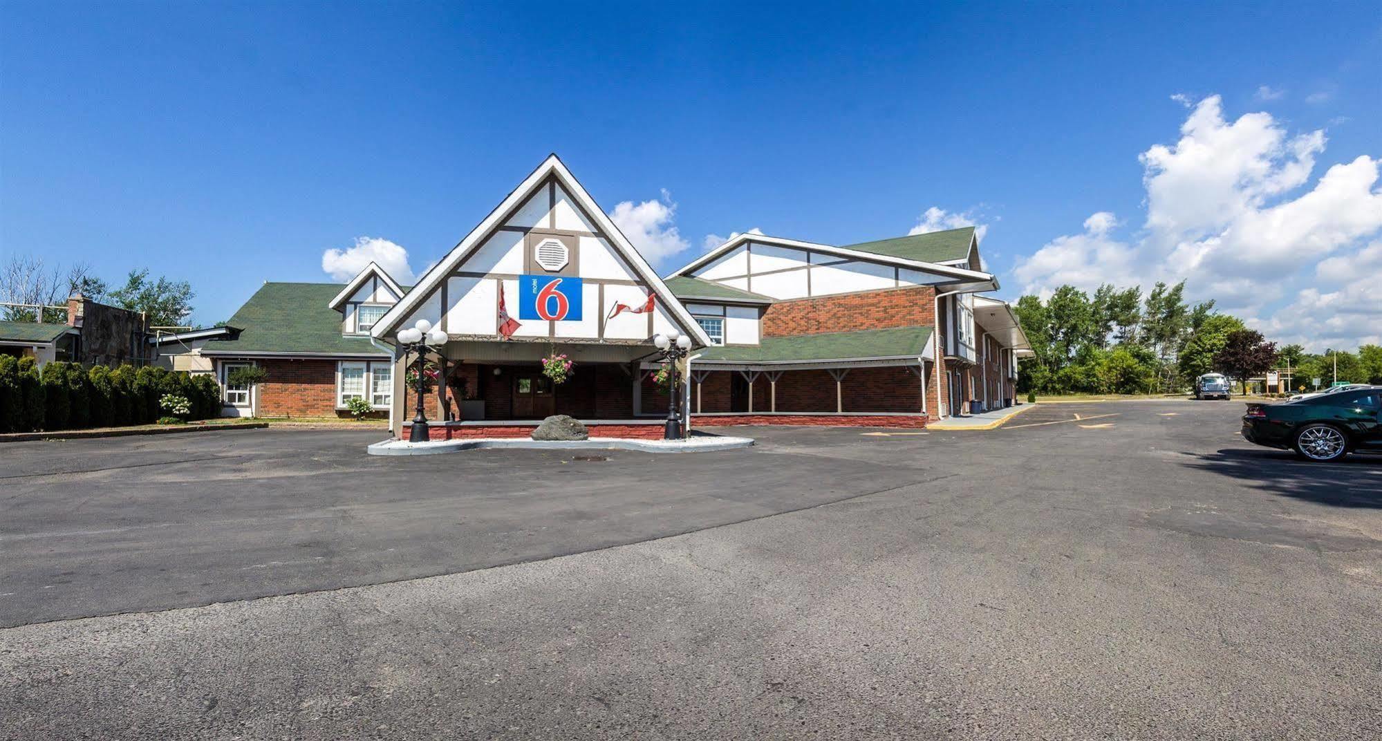 Motel 6-Trenton, On المظهر الخارجي الصورة